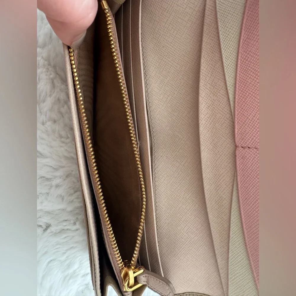 Authentic Prada Large Wallet - Saffiano Leather - Picture 9 of 11